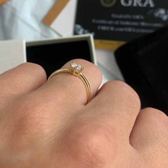 💍 Certified 1/2 Ct Gold plated s925 Moissanite Ring For Engagement/Wedding ✨ - Picture 9 of 10
